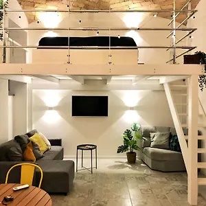 Beautifully Renovated Loft In Trastevere Roma