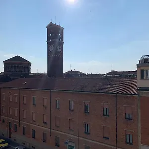 https://bright-place-navigli.italymilanhotels.net